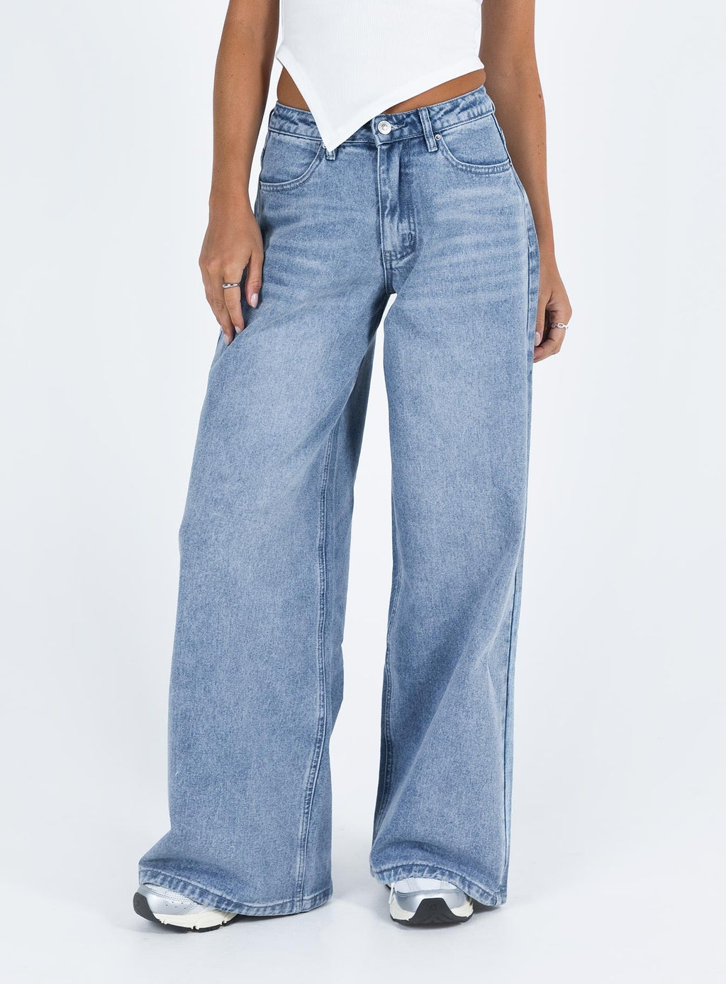 Naylor | Mid Rise Wide Leg Jeans in Light Blue Wash with Classic Fit | Comfortable Denim for Everyday Wear 3